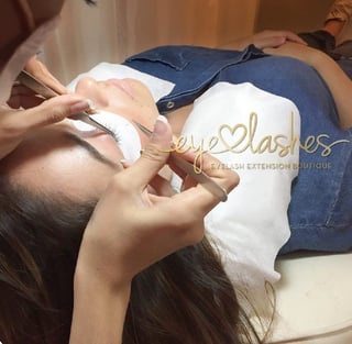 IZA BC Hotspot Eye Love Lashes aplicación de pestaña.jpg