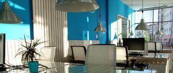 Decoración para mejorar productividad en la oficina - IZA BC