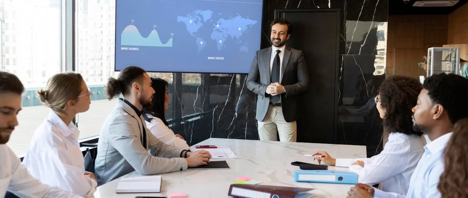 Equipo de trabajo incentivando la cultura emprendedora - IZA BC