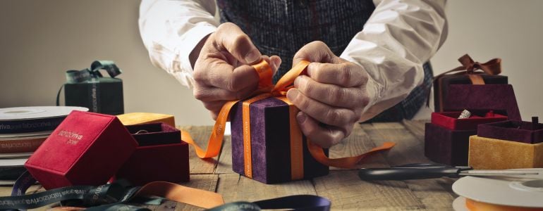 Los bonos de navidad son un regalo para los empleados