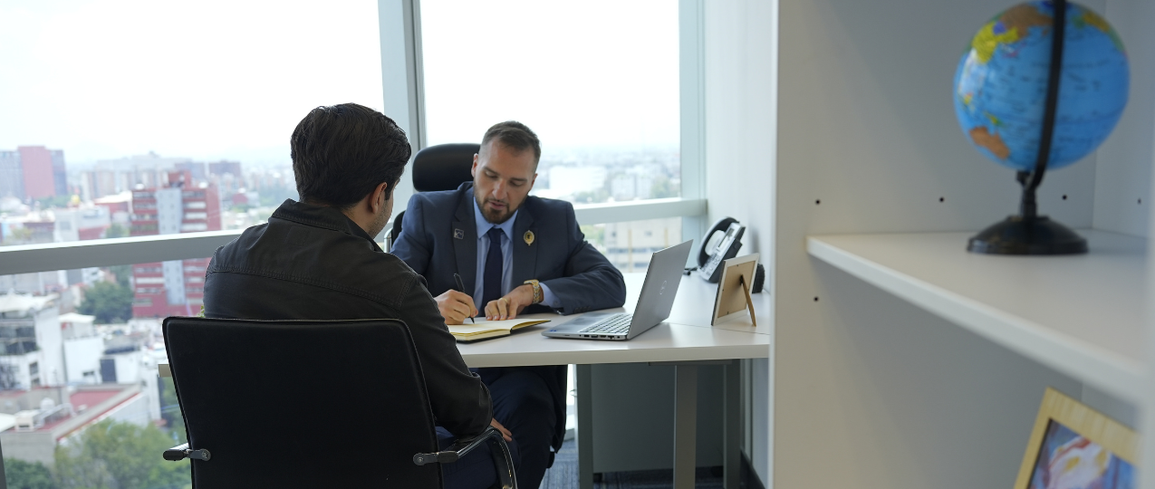 Trabajar en un centro de negocios con alcance global