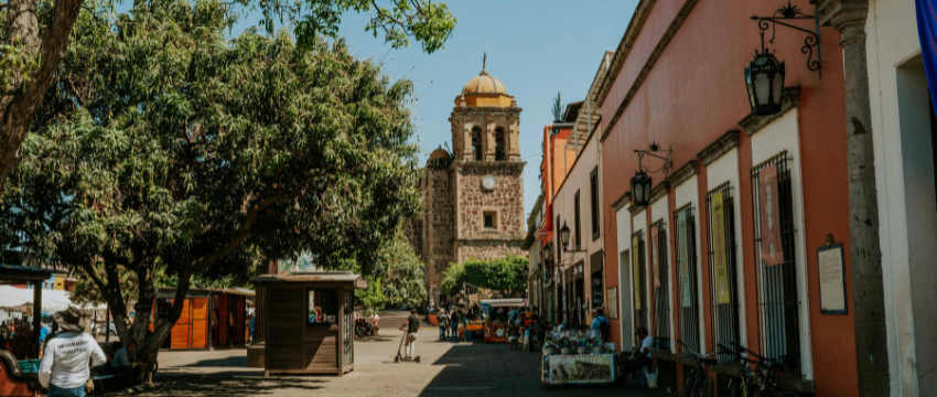 Ventajas de iniciar tu negocio en Guadalajara con IZA